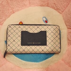 Tommy Hilfiger Argyle Zip Wallet